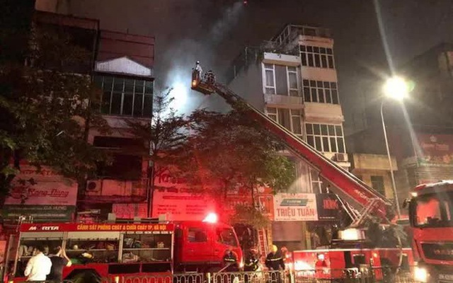 Vụ cháy ở cửa hàng sơ sinh: Có một lối đi duy nhất, 4 nạn nhân tử vong trên tầng tum Vụ cháy ở cửa hàng sơ sinh: Có một lối đi duy nhất, 4 nạn nhân tử vong trên tầng tum