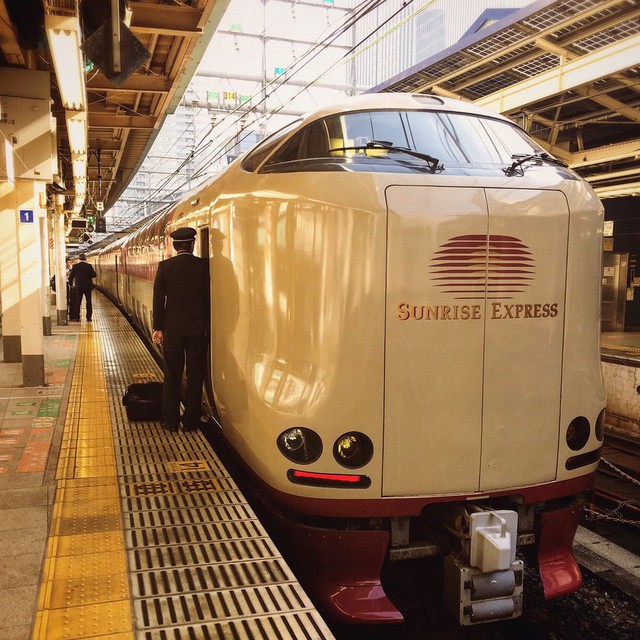 Có gì bên trong chuyến tàu xuyên đêm duy nhất còn sót lại ở Nhật Bản khiến khách du lịch phải thốt lên Không đi thì phí? - Ảnh 4.