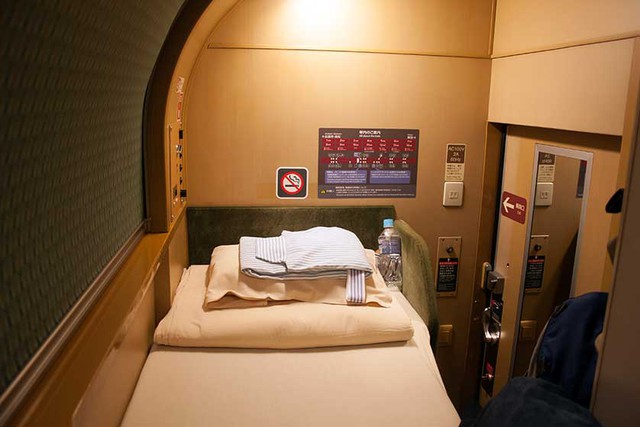 Có gì bên trong chuyến tàu xuyên đêm duy nhất còn sót lại ở Nhật Bản khiến khách du lịch phải thốt lên Không đi thì phí? - Ảnh 9.