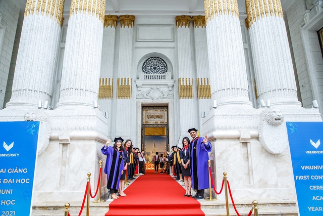 Five ancient schools in Vietnam, we thought we were living in a castle in the middle of Europe: if you don't have a rich family, all talented and talented people will be able to study - Photo 3.