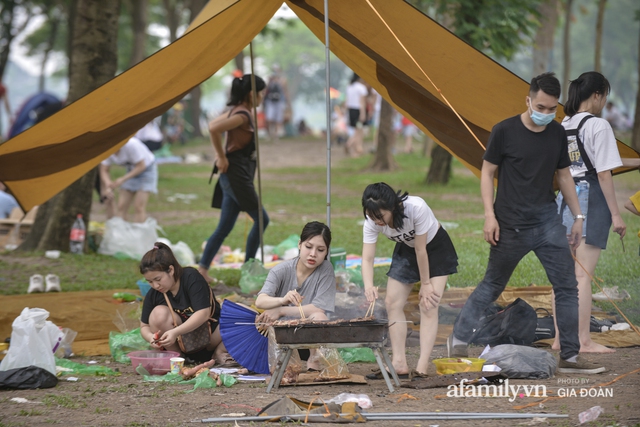 Công viên Yên Sở đông nghịt người cắm trại, vui chơi ngày nghỉ lễ 1/5 - Ảnh 6.