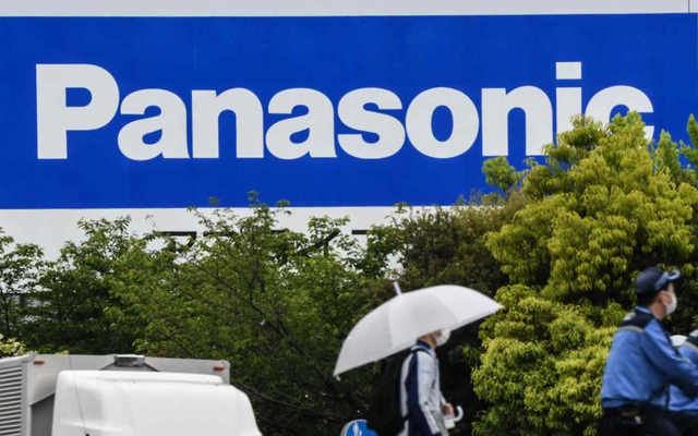 Dưới thời CEO Kazuhiro Tsuga, Panasonic tập trung vào việc tái cơ cấu, sau khi báo cáo khoản lỗ hơn 7 tỷ USD trong hai năm liên tiếp (trong năm tài chính 2011 và 2012).