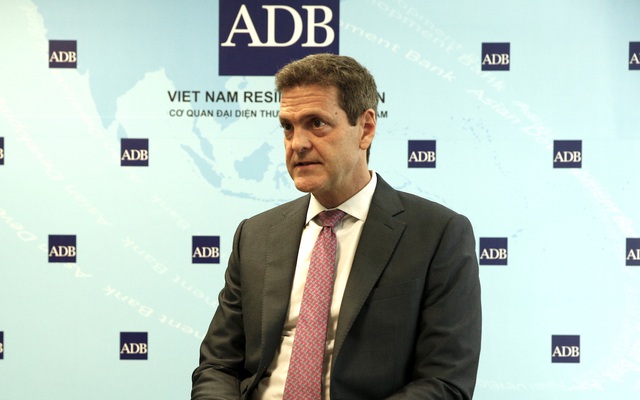 Giám đốc ADB Việt Nam Andrew Jeffries: Phản ứng của Chính phủ là khá nhanh chóng, nhưng cũng cần thừa nhận rằng, quy mô hỗ trợ vẫn còn khiêm tốn