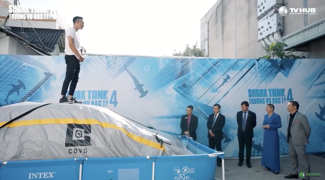 Lập startups bạt chống ngập cho xe ô tô sau lần sửa siêu xe cho bạn, CEO Hoa Lộc Thành gây ấn tượng mạnh với Shark Liên nhưng lại bị dìm hàng không thương tiếc - Ảnh 1.