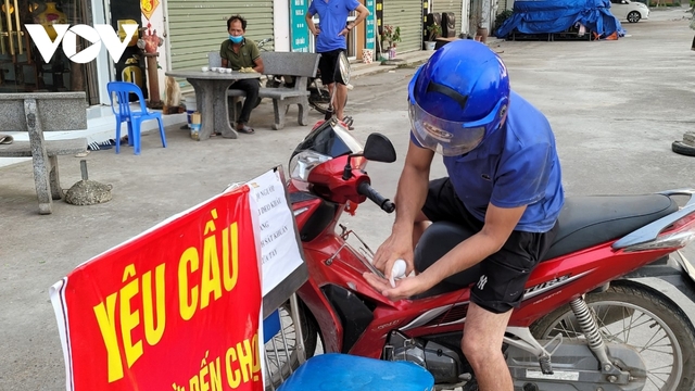 Người dân Bắc Ninh thực hiện đi chợ theo thẻ - Ảnh 4.