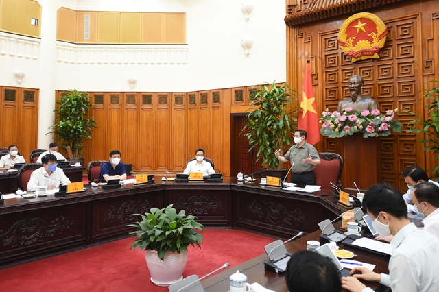 Thủ tướng Phạm Minh Chính nhắc nhở, chấn chỉnh nghiêm khắc các địa phương chưa làm tốt phòng chống dịch - Ảnh 1.