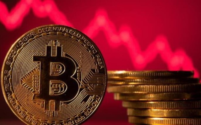 Bitcoin diễn biến tệ nhất trong lịch sử của giới tài chính, nên bán hay mua vào lúc này?