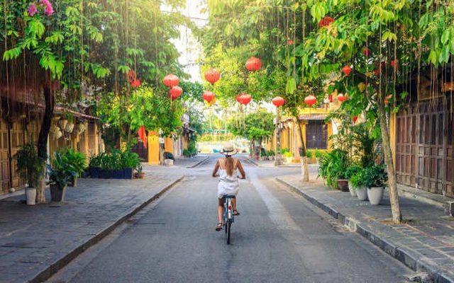 Cứ 10 người nước ngoài đến làm việc ở Việt Nam thì có 1 người đạt thu nhập trên 5,7 tỷ đồng/năm