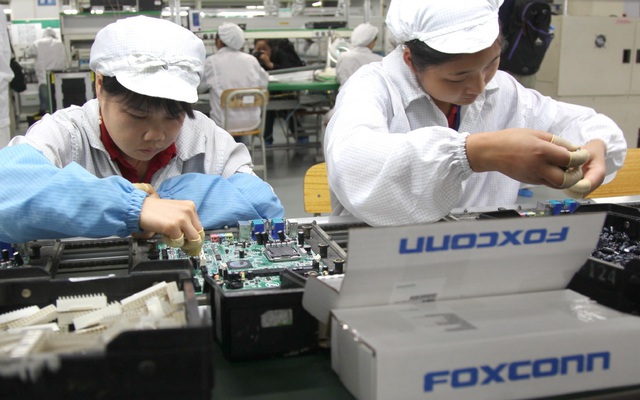 Các nhà lắp ráp iPhone, Macbook chật vật vì Covid-19 ở nhiều trung tâm sản xuất lớn, Việt Nam có hành động quyết liệt