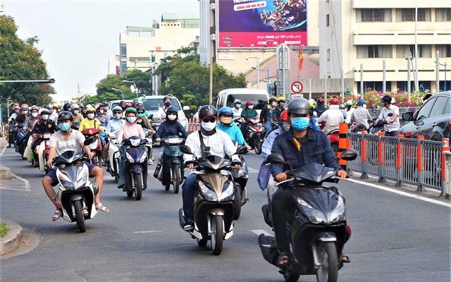 TP. HCM đóng cửa nhiều dịch vụ, nhà hàng không được phục vụ quá 20 người từ 0h ngày 22/5