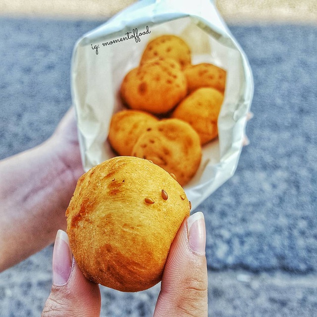 Hàng bánh tiêu chảnh số 1 Việt Nam: Chưa kịp mở cửa đã thông báo hết bánh, có người phải đứng chờ cả tiếng đồng hồ - Ảnh 11.