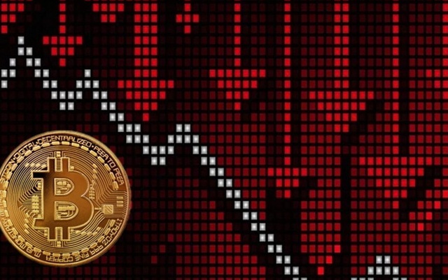 'Cá con', 'cá mập' đua nhau bắt đáy Bitcoin