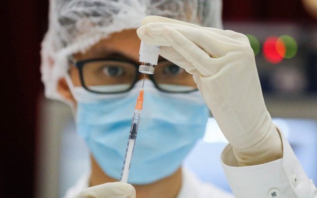 Hồng Kông "ế" vắc xin Covid-19, phải tìm cách mang đi tặng