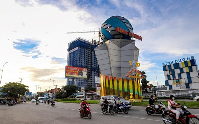 Vì sao địa phương nơi ông Huỳnh Uy Dũng và bà Nguyễn Phương Hằng làm ăn sinh sống lại có thu nhập bình quân đầu người cao nhất cả nước?