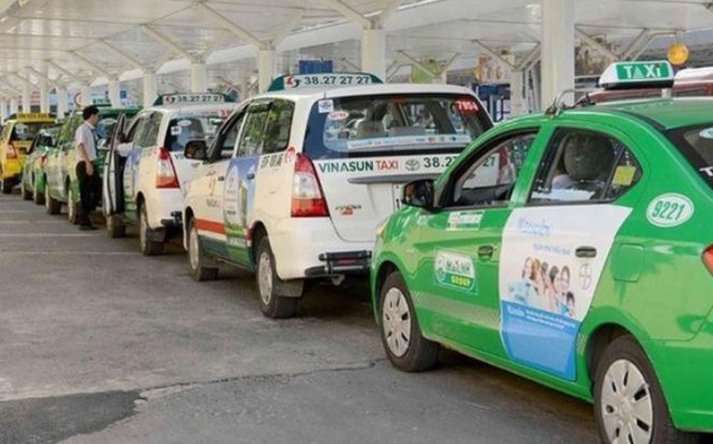 Các hãng taxi truyền thống lo 'phá sản'