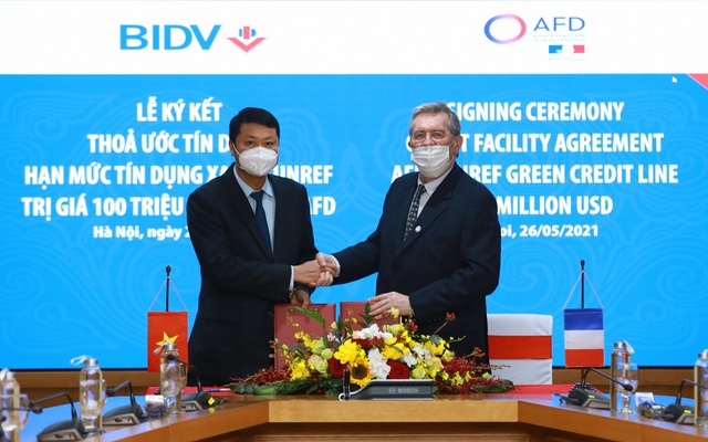 Ông Lê Ngọc Lâm, Tổng Giám đốc BIDV và ông Fabrice Richy, Giám đốc AFD Việt Nam tại Lễ ký kết