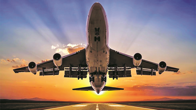 Du lịch và hàng không sẽ phục hồi mạnh vào năm 2023 - Ảnh 1.