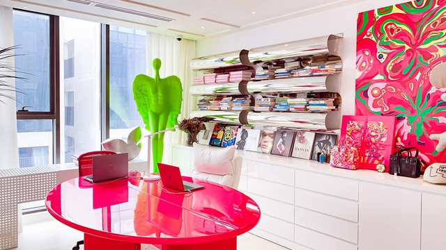 Ấn tượng với không gian căn penthouse duplex của NTK thời trang nổi tiếng: Một ngôi nhà mang năng lượng tích cực, vừa kích thích cảm giác tự do sáng tạo vừa có không gian riêng tư - Ảnh 10. Ấn tượng với không gian căn penthouse duplex của NTK thời trang nổi tiếng: Một ngôi nhà mang năng lượng tích cực, vừa kích thích cảm giác tự do sáng tạo vừa có không gian riêng tư - Ảnh 10.