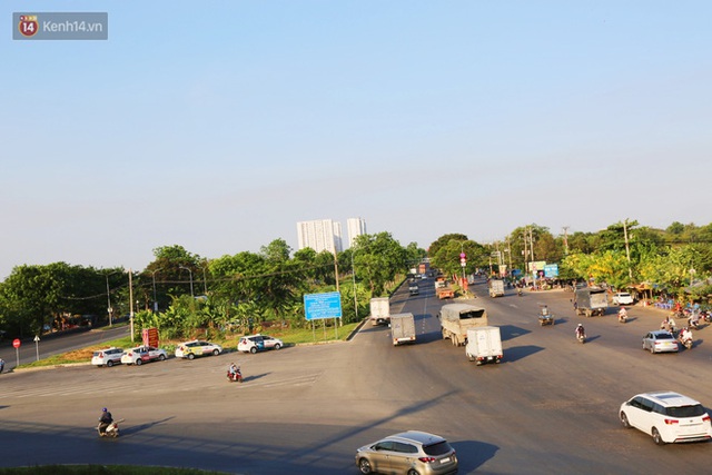 Chùm ảnh: Người dân trở lại Hà Nội và Sài Gòn sau kỳ nghỉ 30/4 - 1/5, nhiều tuyến đường thông thoáng, bến xe vắng vẻ bất ngờ - Ảnh 35.