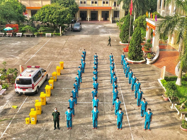 Nam sinh Quân y tại tâm dịch Bắc Giang: Có những đêm gần như thức trắng, nhìn đồng đội kiệt sức nước mắt ứa ra, chỉ mong sớm hết dịch! - Ảnh 3.