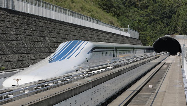 Giải mã cuộc đua thống trị đường sắt cao tốc giữa Trung Quốc và Nhật Bản - Ảnh 2.