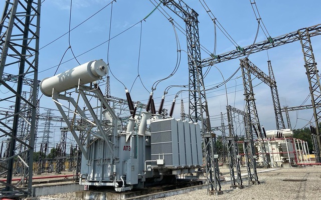 Đóng điện dự án nâng công suất trạm biến áp 220 kV Sơn Hà, vượt tiến độ 7 tháng so với kế hoạch