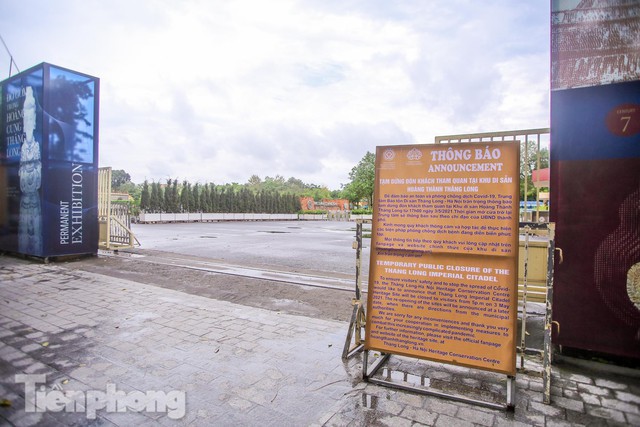 Di tích, đền chùa ở Hà Nội lại cửa đóng then cài vì COVID-19 - Ảnh 6.