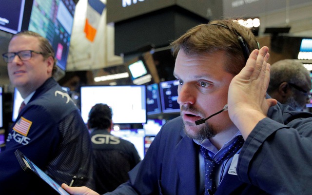 Cổ phiếu hàng hoá tăng mạnh, Dow Jones chạm mức cao kỷ lục