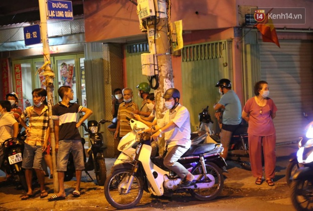 Ảnh: Hiện trường vụ cháy kinh hoàng khiến 7 người mắc kẹt tử vong thương tâm ở Sài Gòn - Ảnh 10.