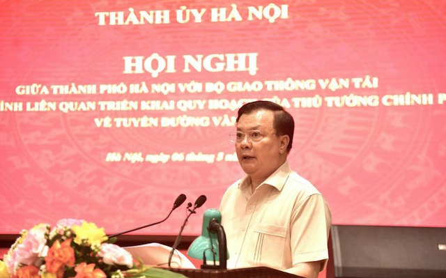 Bí thư Thành ủy Hà Nội Đinh Tiến Dũng phát biểu tại Hội Nghị. Ảnh: Kinh tế và Đô thị.
