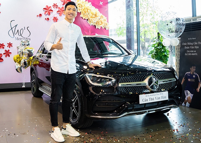 Những 9x tài năng ở Việt Nam sở hữu siêu xe tiền tỷ khi tuổi còn rất trẻ: Người sở hữu cả bộ sưu tập xe với giá trị tới 21 tỷ, người chi cả chục tỷ đồng cho một chiếc xe ưng ý - Ảnh 11. Những 9x tài năng ở Việt Nam sở hữu siêu xe tiền tỷ khi tuổi còn rất trẻ: Người sở hữu cả bộ sưu tập xe với giá trị tới 21 tỷ, người chi cả chục tỷ đồng cho một chiếc xe ưng ý - Ảnh 11.