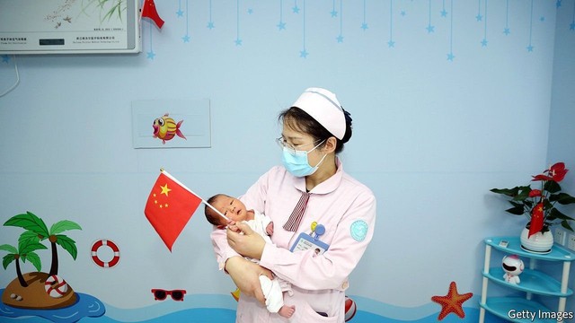 Một góc nhìn khác về suy giảm dân số: Việc không muốn sinh con có thực sự làm suy yếu nền kinh tế? - Ảnh 2.