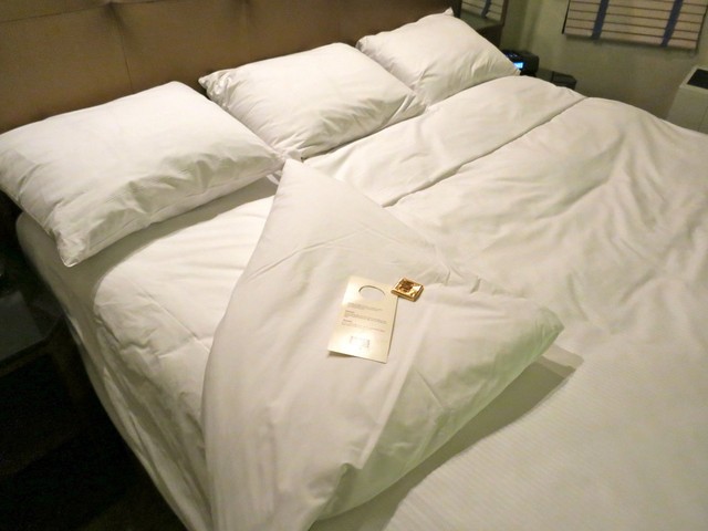 Bí mật viên kẹo chocolate nhân viên buồng phòng đặt trên giường của khách mỗi tối, hóa ra đó là cách chiều thượng đế không phải dạng vừa của các khách sạn 5 sao - Ảnh 3.