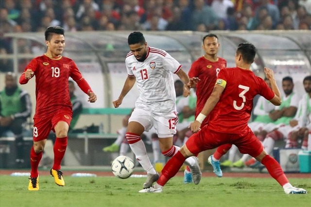 UAE chỉ đá trên 1 sân suốt 4 trận vì niềm tin bí ẩn này, CĐV vẫn tự tin không có gì làm khó được Việt Nam - Ảnh 4.