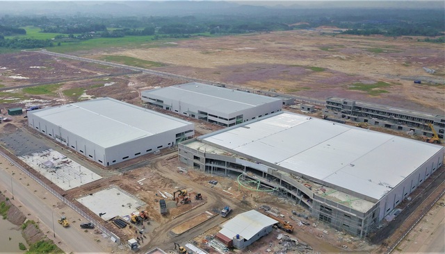 Experts predict industrial real estate will continue to be hot due to high demand - Photo 1.