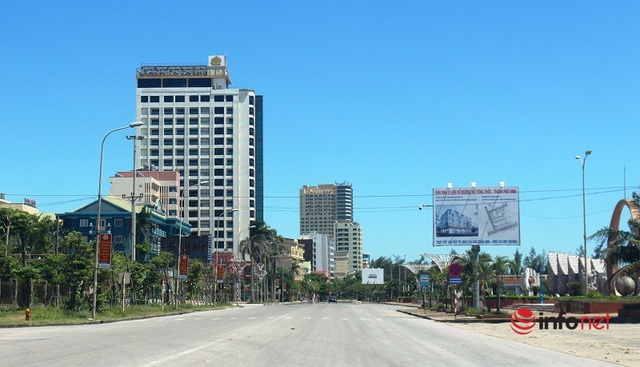 Mùa cao điểm du lịch, phố biển Cửa Lò vẫn vắng tanh, hải sản ế ẩm chưa từng có - Ảnh 2.