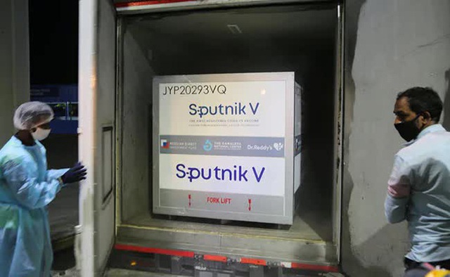 Lô vắc-xin Sputnik V khủng hạ cánh xuống Ấn Độ, bốc hơi nhanh kỷ lục - Ảnh 1.