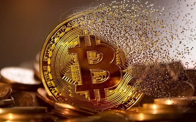 Bitcoin lại rơi mạnh, thủng 33.500 USD