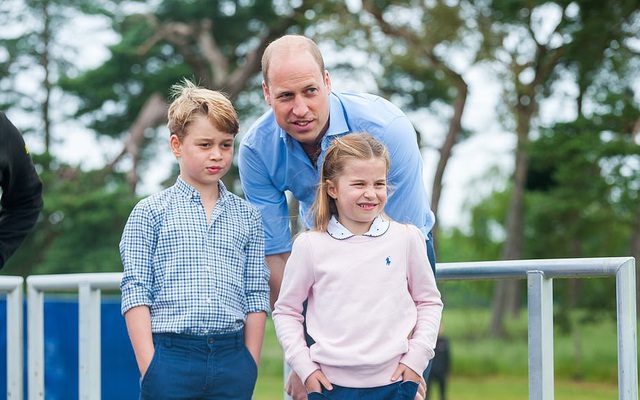 Hoàng tử William xuất hiện rạng rỡ cùng hai con, ngoại hình hiện tại của tiểu hoàng tử và công chúa "gây sốt" MXH