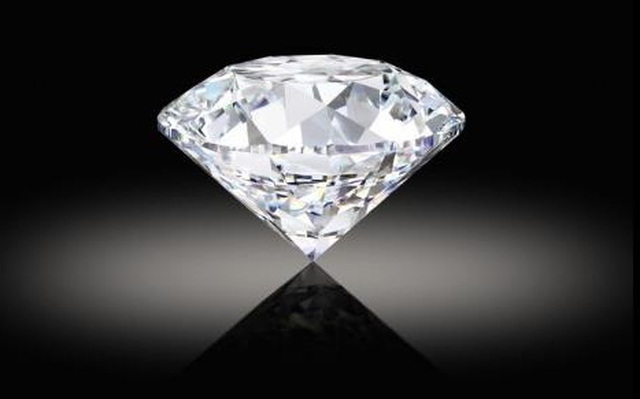 Bất chấp Bitcoin đang lao dốc xuống dưới 30.000 USD, sắp có một viên kim cương khổng lồ được bán đấu giá bằng tiền điện tử lần đầu tiên trong lịch sử