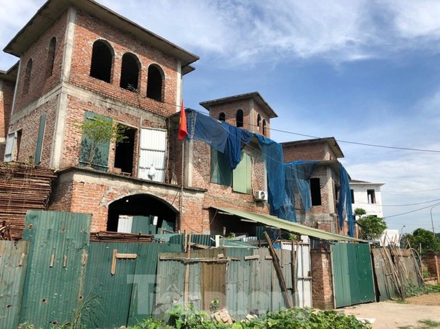  Điểm mặt các khu biệt thự triệu đô bỏ hoang ở Hà Nội trước đề xuất đánh thuế  - Ảnh 3.