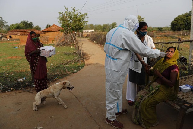 Ấn Độ và những kẻ chạy trốn vaccine: Cơn bão dịch bệnh thứ 3 đang đến gần, nhưng thà chết còn hơn - Ảnh 4.