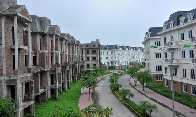  Điểm mặt các khu biệt thự triệu đô bỏ hoang ở Hà Nội trước đề xuất đánh thuế  - Ảnh 9.