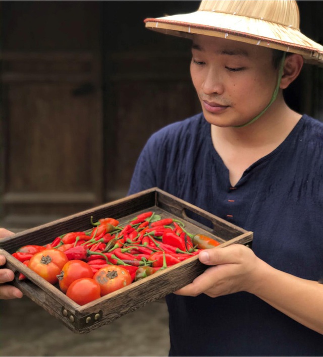 9X xứ Thanh bỏ lương nghìn USD về quê khởi nghiệp với ớt, cà chua, thu về hàng tỷ đồng/năm - Ảnh 1.