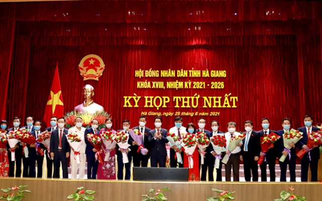 Các thành viên UBND tỉnh Hà Giang nhiệm kỳ 2021-2026. Ảnh: Báo Hà Giang