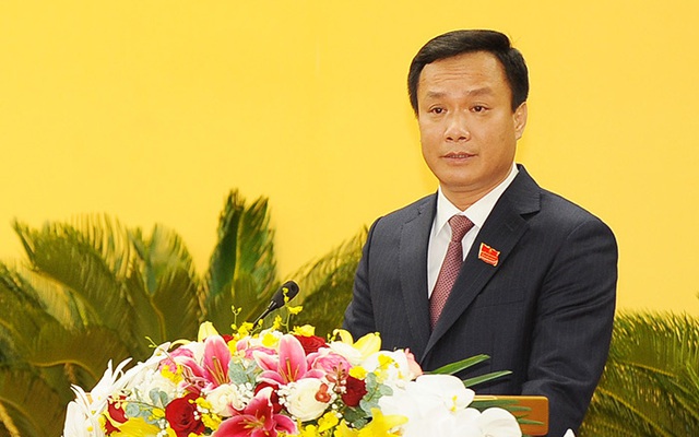 Ông Triệu Thế Hùng, Phó Bí thư Tỉnh ủy, tân Chủ tịch UBND tỉnh khóa XVII phát biểu nhận nhiệm vụ (Ảnh: haiduong.gov.vn)