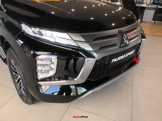Mitsubishi Pajero Sport giảm kỷ lục 150 triệu đồng tại đại lý - Lựa chọn giá hời trước Toyota Fortuner và Ford Everest - Ảnh 7.