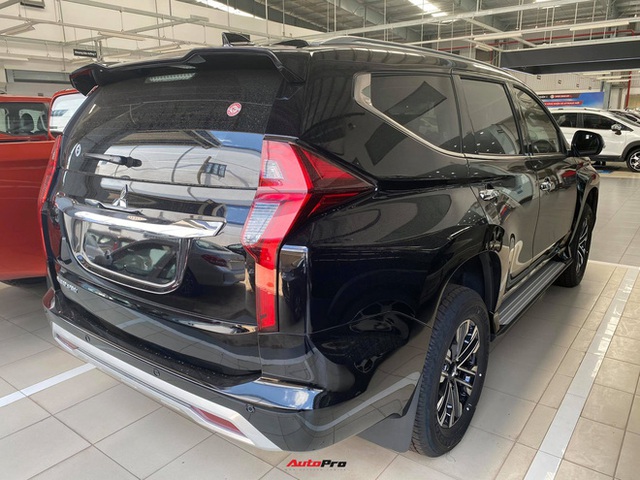 Mitsubishi Pajero Sport giảm kỷ lục 150 triệu đồng tại đại lý - Lựa chọn giá hời trước Toyota Fortuner và Ford Everest - Ảnh 10.