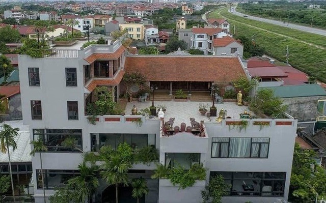Nguyên một căn nhà cổ trăm tuổi trên tầng mái tạo nên ngôi nhà "tân cổ giao duyên" độc nhất vô nhị ở Việt Nam