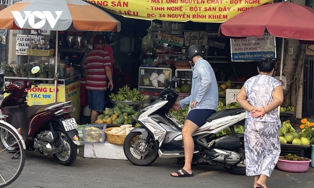 Thiếu chợ đầu mối, rau quả thực phẩm tại Bà Rịa -Vũng Tàu tăng giá mạnh - Ảnh 2.